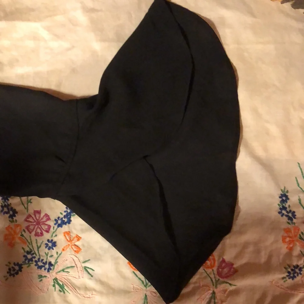 Carmen Marc Valvo Black long boho sleeve blouse small NWOT - Picture 4 of 6